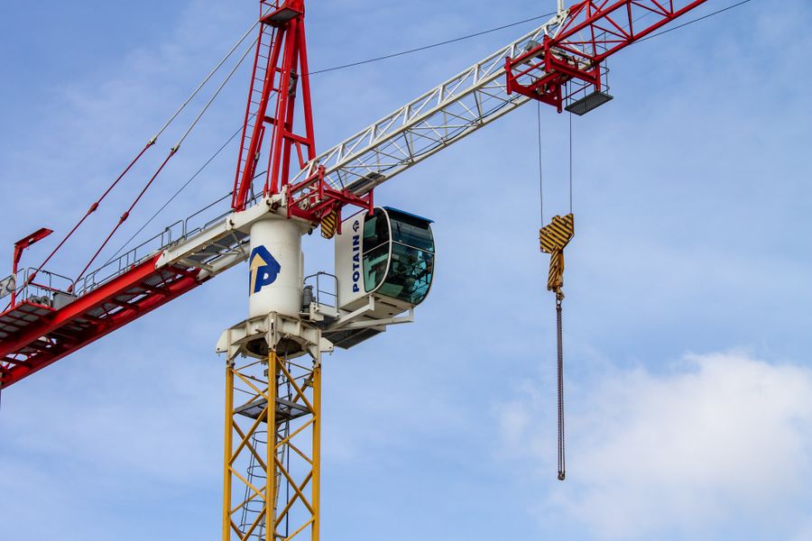 Lifting tools — crane lifting load